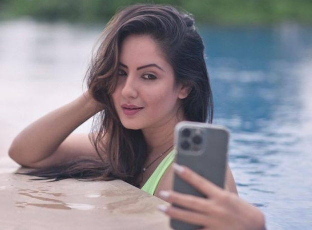 Bengali actress, betrayal, Bollywood, emotional struggle, financial fraud, friendship, Kunal Verma, lost savings, Puja Banerjee, Television Actress, tollywood, অর্থ কেলেঙ্কারি, কুণাল বর্মা, টলিউড, টেলিভিশন তারকা, পূজা বন্দ্যোপাধ্যায়, প্রতারণা, বন্ধুত্ব, বাঙালি অভিনেত্রী, ভক্তদের সহানুভূতি puja banerjee