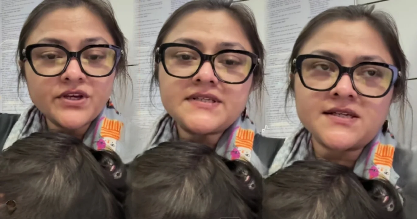 Koneenica Banerjee, Reply To Social Media Trolls, Kolkata airport, Dumdum Airport, Stroller Issue, Child Care Room, Spinal Surgery, Travel With Child, Motherhood Challenges, Airport Services, Public Facilities, Air Travel Difficulties, disappointed Actress, Tollywood, কনীনিকা বন্দ্যোপাধ্যায়, কটাক্ষকারীদের জবাব, কলকাতা বিমানবন্দর, দমদম বিমাবন্দর, বাচ্চার স্টলার, চাইল্ড কেয়ার রুম, শারীরিক সমস্যা, সার্জারি, শিশুর সঙ্গে ভ্রমণ, মা ও শিশু, পরিষেবা ঘাটতি, যাতায়াতে সমস্যা, হতাশ অভিনেত্রী, অভিনেত্রীর আবেদন, টলিউড