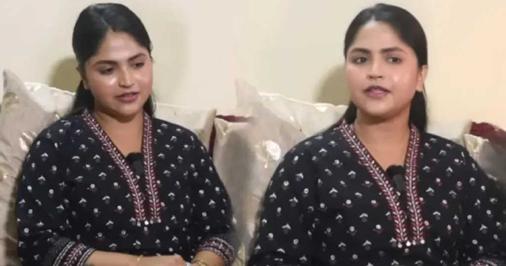 Tollywood singer Debolinaa Nandy, Ahmedabad, social media entertainment, song, incident, টলিউড গায়িকা দেবলীনা নন্দী আমেদাবাদ সোশ্যাল মিডিয়া বিনোদন গান