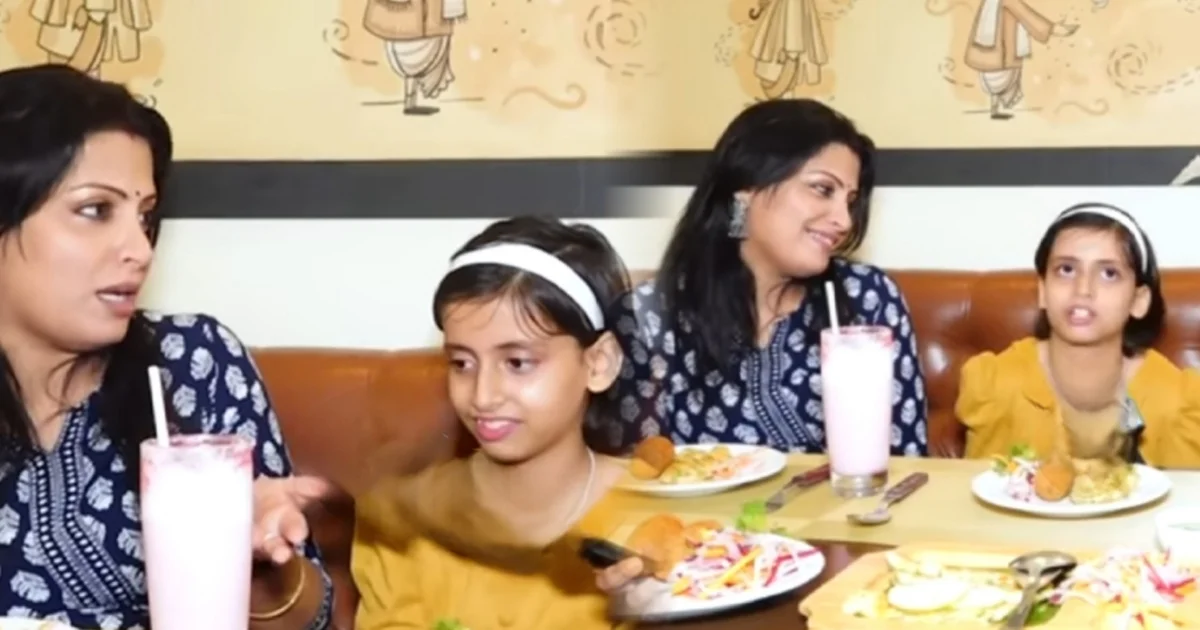 Arpita Mukherjee, Bengali Actress, doesn’t cook, Arpita daughter Aishani, mother-daughter bond, actress mom, television star, family support, Kothha, RajRajeshwari Rani Bhabani, Bengali TV actress, অর্পিতা মুখার্জি, রান্না জানেন না, অর্পিতার মেয়ে ঐশানি, মা-মেয়ের সম্পর্ক, অভিনেত্রী মা, টেলিভিশন অভিনেত্রী, পারিবারিক সমর্থন, ছোটপর্দা তারকা, কথা, রাজ রাজেশ্বরী রানী ভবানী, টলিউড