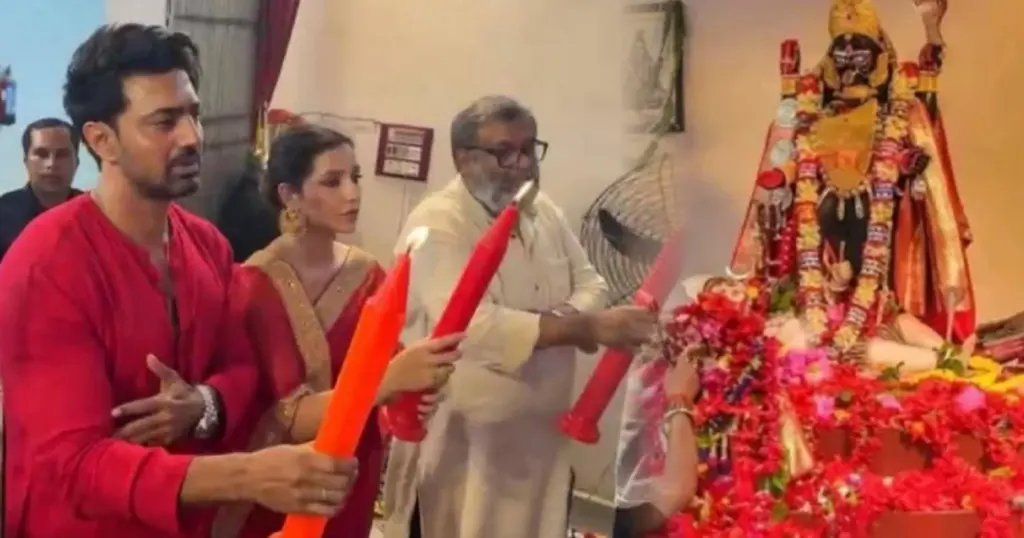 dev, Dhumketu, tollywood, দেব, ধুমকেতু, শুভশ্রী গাঙ্গুলী Dev and Subhashree visit Baroma temple before dhumketu release