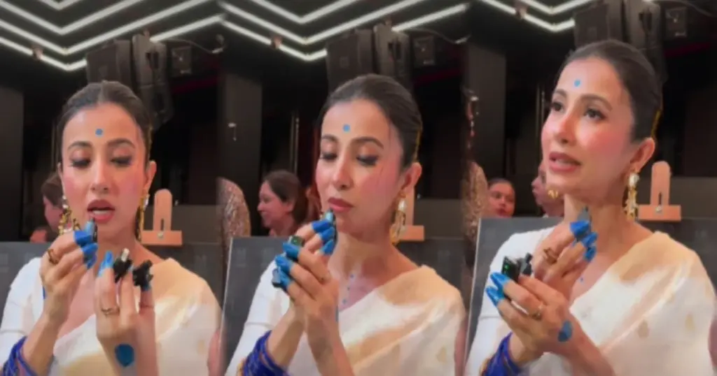 Monami Ghosh faces trolls for wearing blue alta