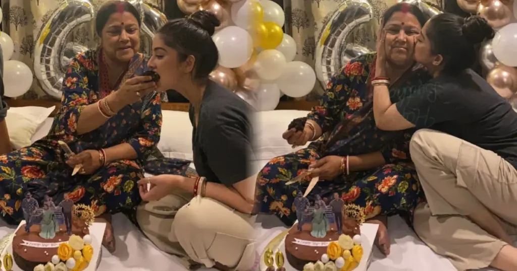 Sweta Bhattacharjee, tollywood, বিনোদন, শ্বেতা ভট্টাচার্য Sweta celebrates mothers 60th birthday with love