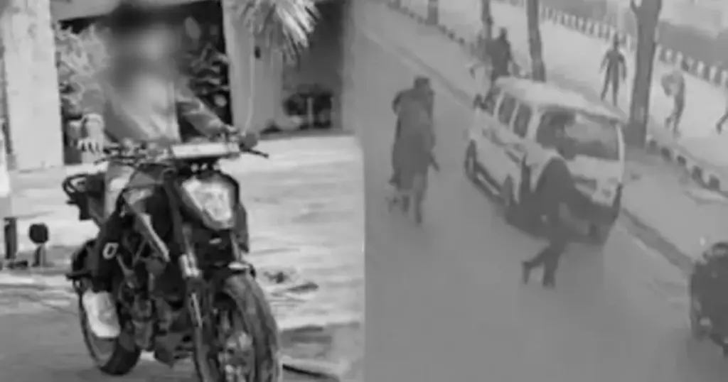 Bengali, English, Youtuber Death, ইউটিউবার মৃত্যু, Bike Accident, বাইক দুর্ঘটনা, Stunt Gone Wrong, স্টান্ট দুর্ঘটনা, Viral Reels, ভাইরাল রিলস, Social Media, সোশ্যাল মিডিয়া, PKR Vlogger, প্রিন্স প্যাটেল, Surat, সুরাত, Tragic Incident, মর্মান্তিক ঘটনা, Teen Blogger, কিশোর ব্লগার, Unsafe Riding, নিরাপদ নয় এমন রাইডিং, Helmet, হেলমেট, High Speed Accident, উচ্চ গতির দুর্ঘটনা