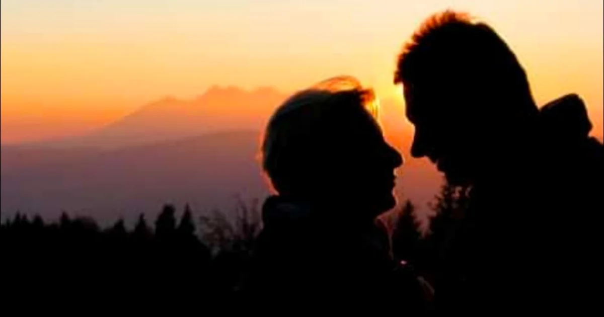 টলিপাড়া, বাংলা বিনোদন, সেলিব্রিটি গসিপ, তারকাদের সম্পর্ক, গোপন প্রেম, বয়সে বড় মহিলা, পার্টি নাইট, টেলিভিশন অভিনেতা, টলিউড নিউজ, বিনোদন খবর, Tollywood, Bengali Entertainment, Celebrity Gossip, Relationship Rumors, Secret Affair, TV Actor, Entertainment News, Trending News