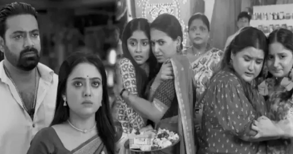 Amader Dadamoni, TV serial, Pratik Sen, Anushka Chakraborty, Zee Bangla, serial ending, TRP, Bengali serial, আমাদের দাদামণি, প্রতীক সেন, অনুষ্কা চক্রবর্তী, জি বাংলা, টিআরপি, বাংলা টেলিভিশন, ধারাবাহিক বন্ধ, বাংলা সিরিয়াল